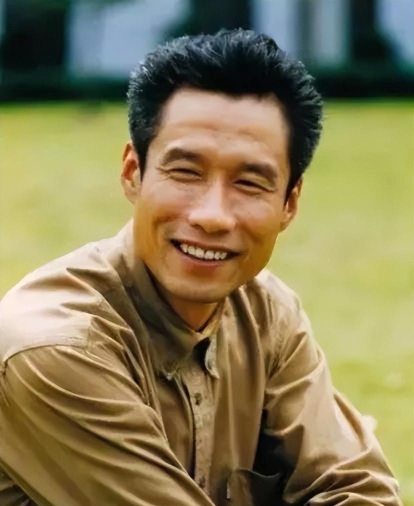 1990年，28岁的孟天骄把32岁的刘佩琦带回了家，跟母亲宣布：“我们要结婚了”
