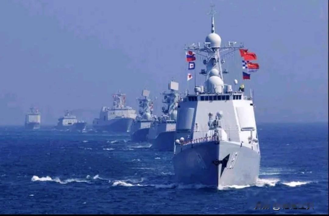 千万不要信外媒炒台海，否则你就被带偏了！最近解放军一百多艘舰艇在海上正常练