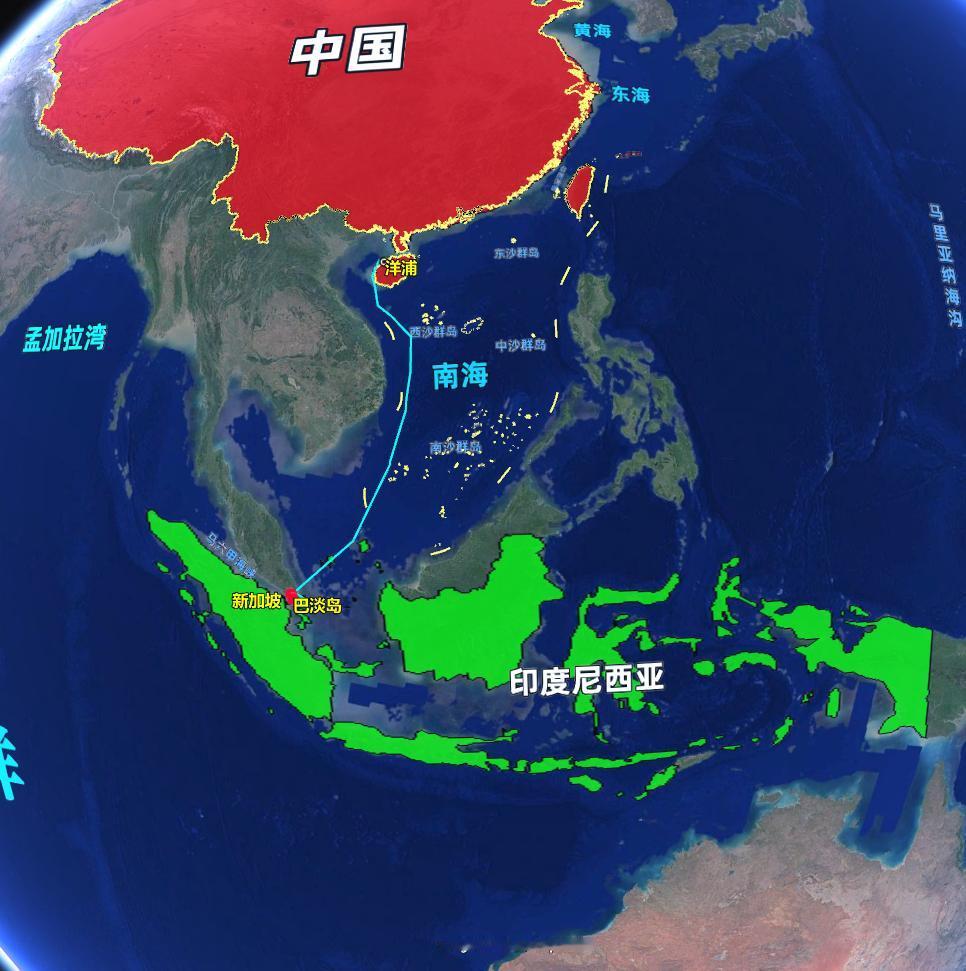 一艘满载热带水果的印尼货轮在北部湾破浪前行，它的目的地不再是传统的中转站新加坡，