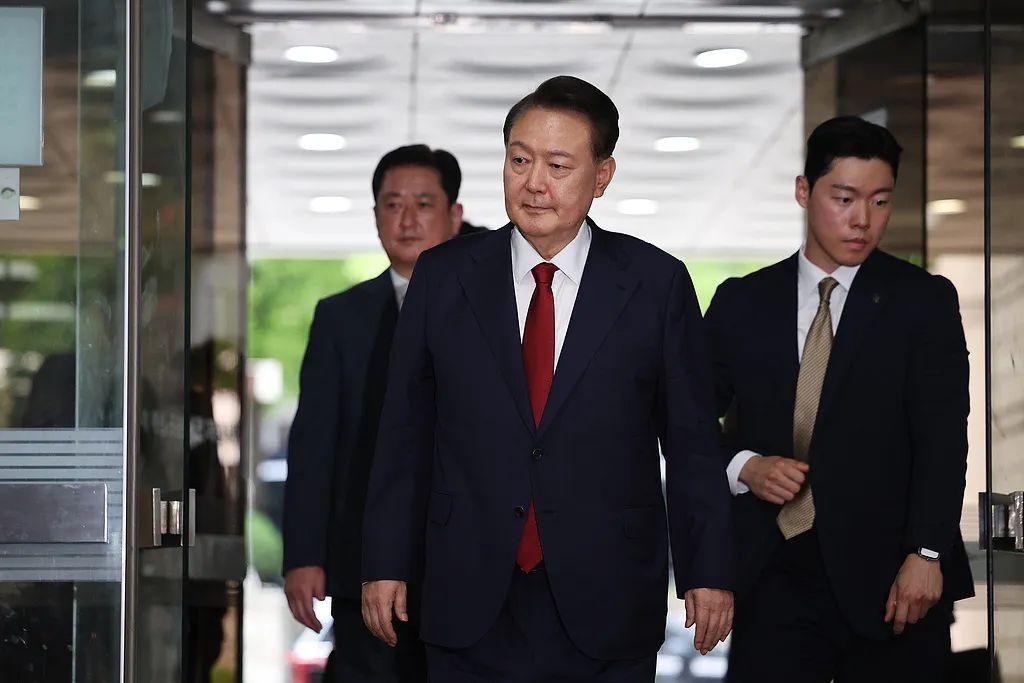 🌞尹锡悦计划失败！韩国法院驳回其逮捕合法性提出的申诉，并下令继续关着！