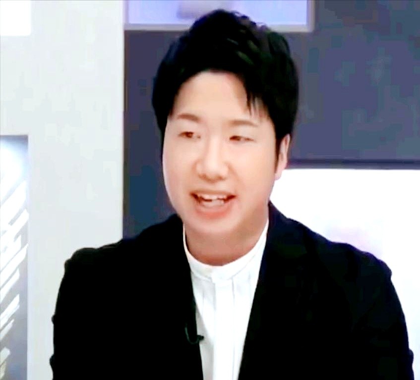 水谷隼又放话了，这次他直接在节目里点名中国男乒“实力偏弱”，只有一名王牌。主持人问他2028洛杉矶奥