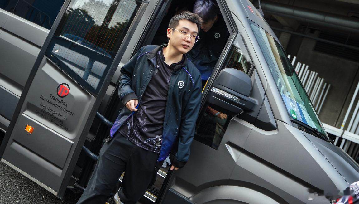 XG前领队蒜头说毛哥的压力真的很大，大家都是刻板印象，其实毛哥打的没那么差：do