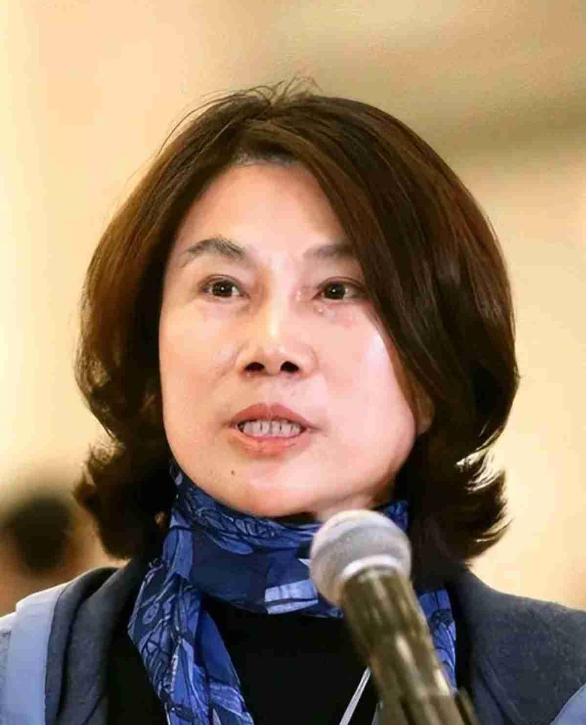 董明珠没减持，但她的一致行动人套现了16亿。珠海明骏以大宗交易方式减持了格力