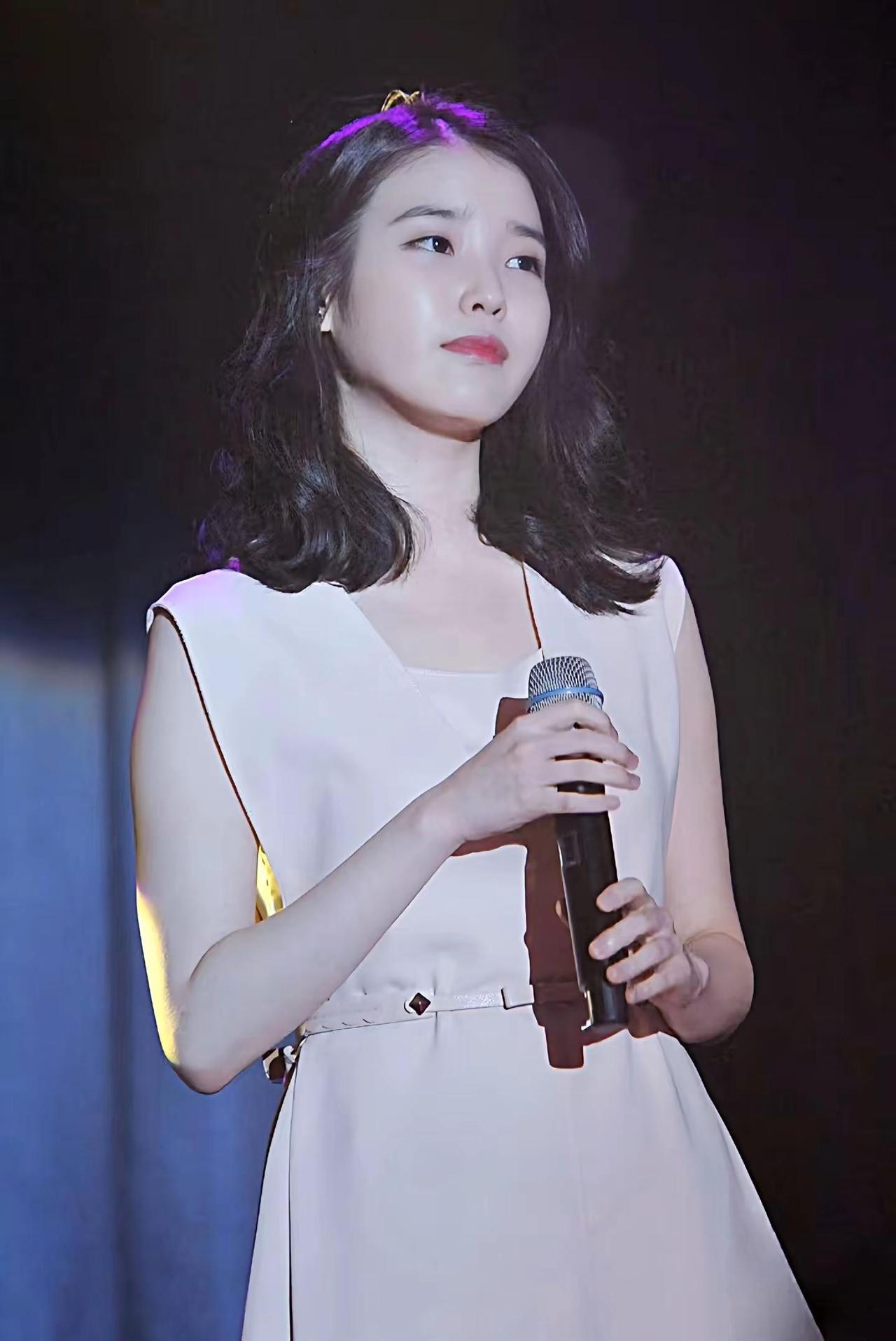 IU