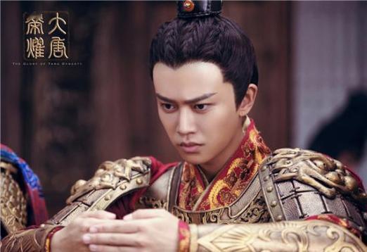 唐肃宗末期刘展叛乱导致的战火，已经让江南各地受损严重。代宗刚即位不久，浙东