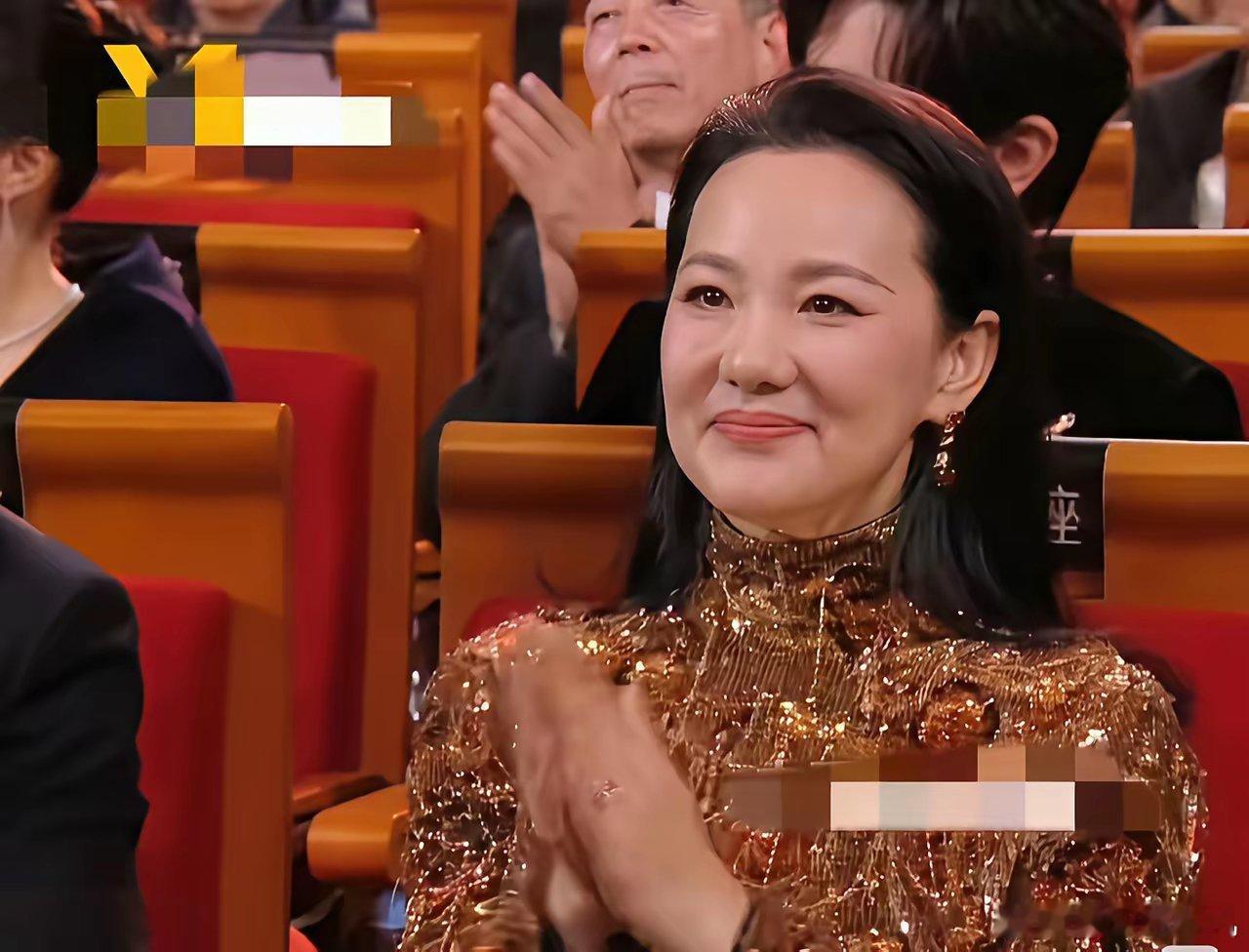 观金鸡奖这一夜有点感慨，看刘昊然痛失最佳男主我忍了，看惠英红败给钟楚曦我忍了，看