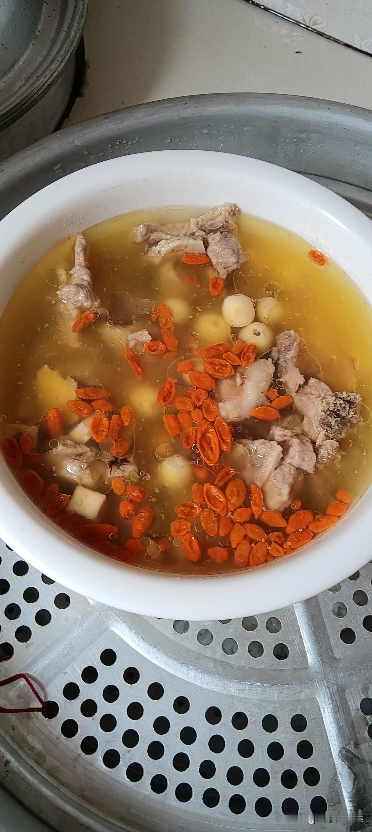 今天中午请大家吃饭[呲牙笑]