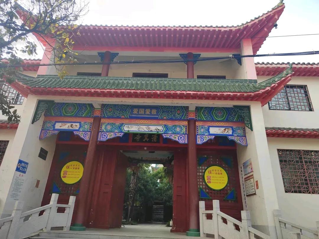 想不到南阳还藏着这么大个〖清真寺〗？真是长见识了！昨天去实验学校附近有事儿