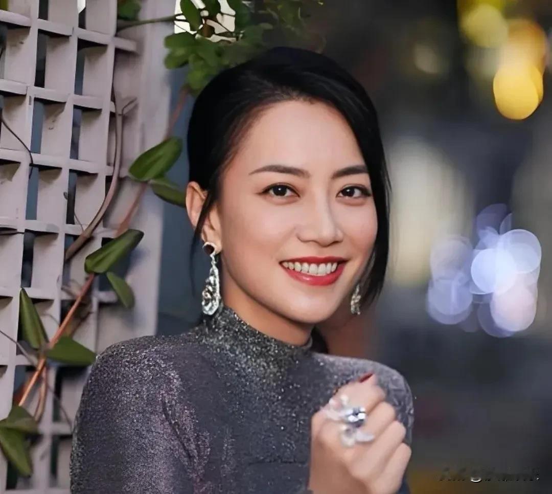 谢霆锋经纪人，凌晨激动发文！3月17日刚过00：00，娱乐圈的“金牌推手”霍