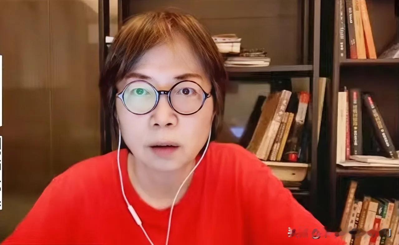 黄智贤，你疯了吗？你批蒋万安搞特权也就算了，怎么又扯到人家隐私上了？你说人家