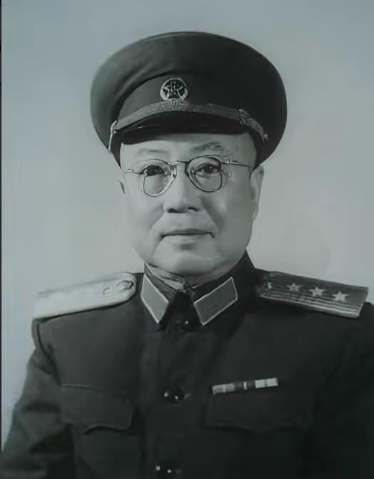 1946年，冀察政委刘道生发现，司令员郭天民缴获了一批物资，却没有上交，还瞒着聂