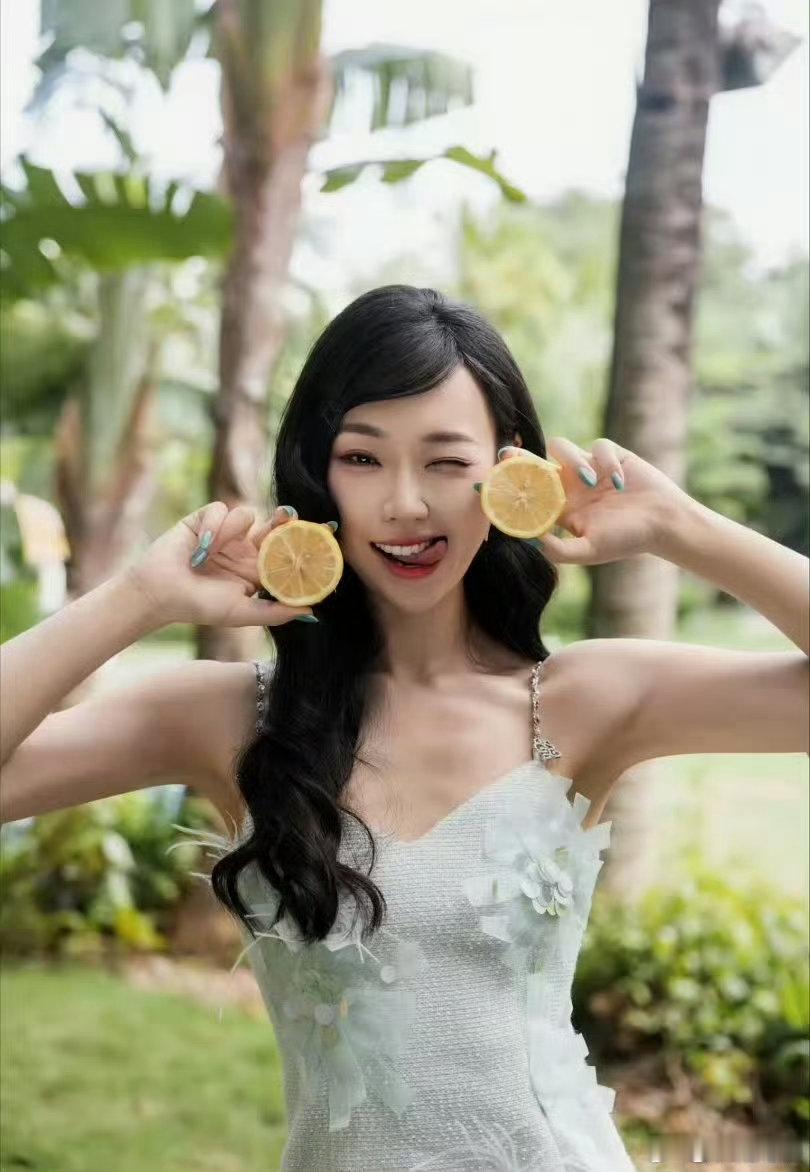 管乐谈和王皓甜蜜恋爱细节管乐讲和王皓的甜蜜日常，甜到姨母笑，没想到他单飞，还好
