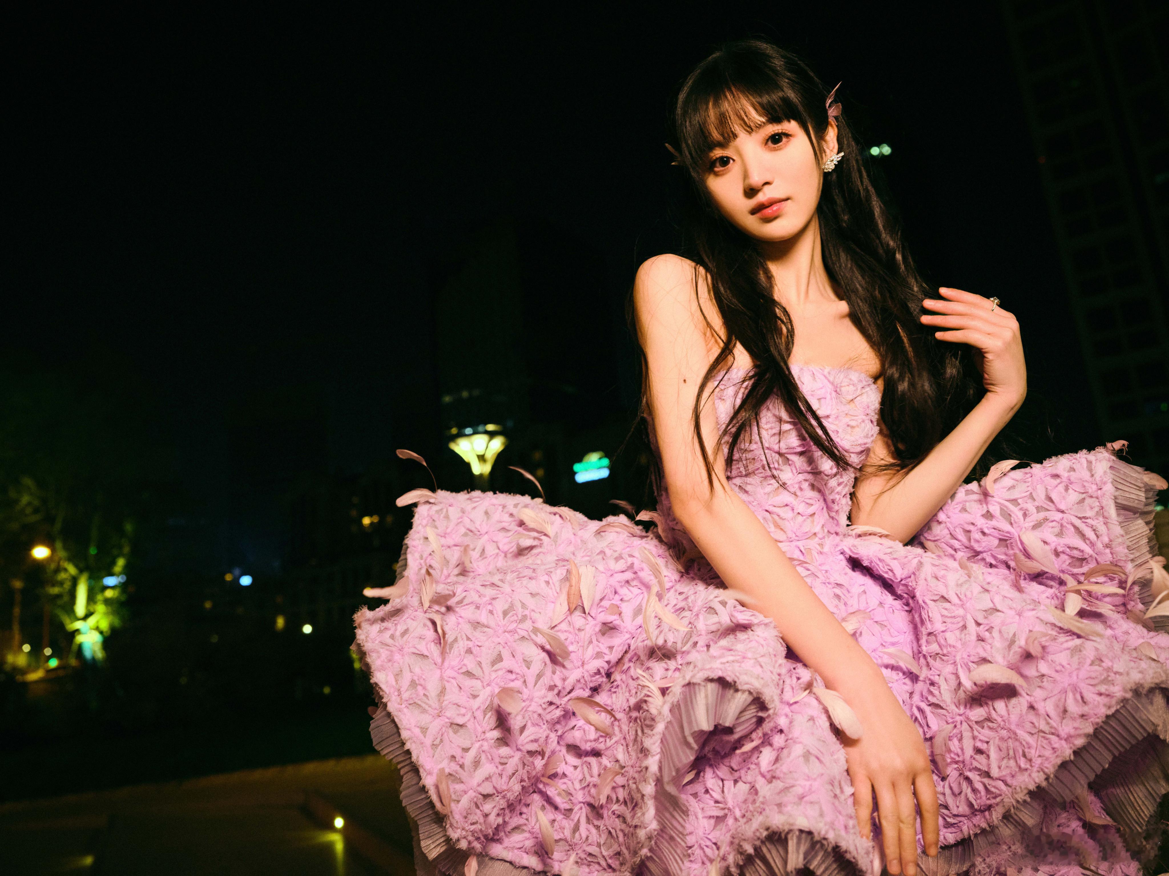 👠田曦薇全年龄层的喜爱李登科说田曦薇很多中年大叔粉