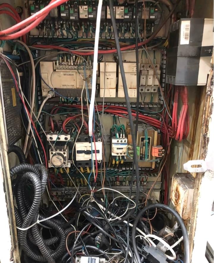 今天给客户修台设备赚了500元，本来20几分钟可以修好的，可我还是偏偏弄了3个钟