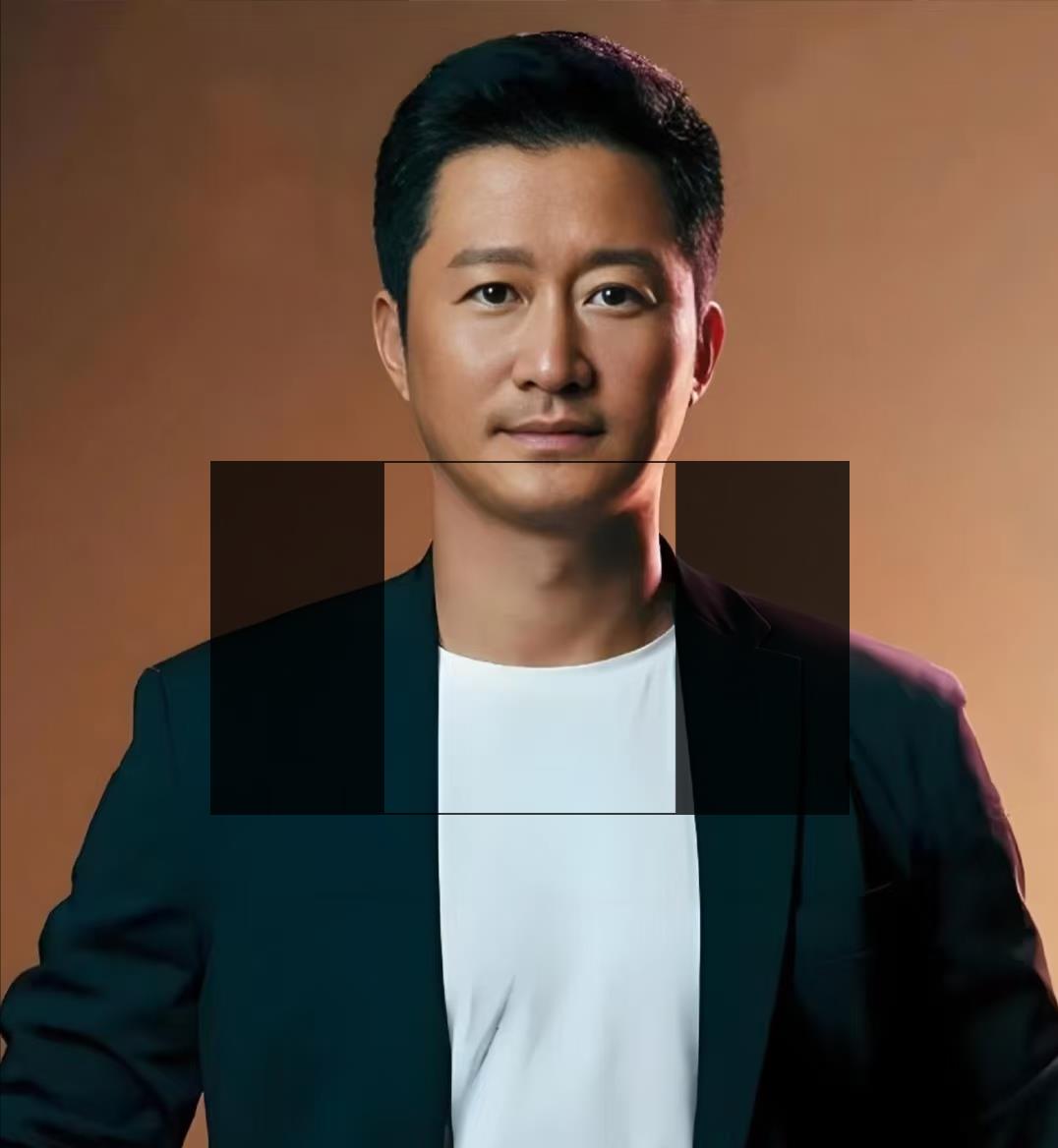 那尔那茜翻车，吴京开心地睡不着觉了，他开心不是因为有电影上映，而是那尔那茜的
