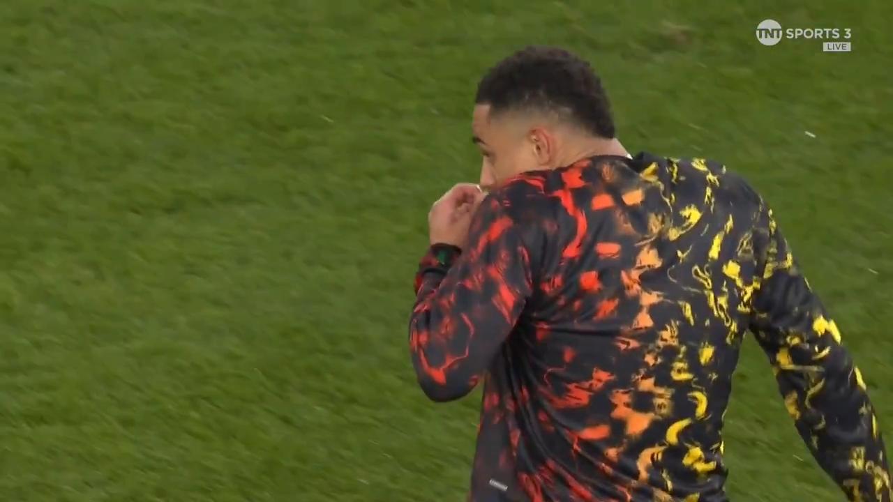 【兄弟阋墙😂】足总杯第四轮，维拉主场1-3负于纽卡斯尔联，赛前出现有趣一幕。