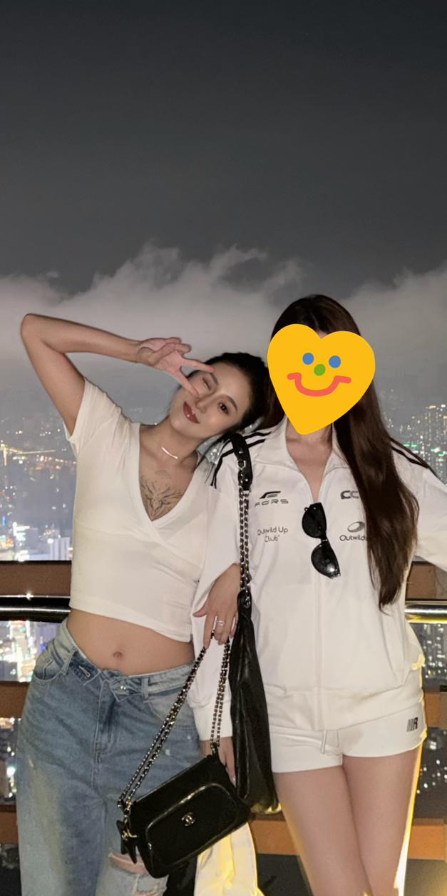 德云社龄嫂姜璐韩国游玩，生活节奏令人羡慕，带着漂亮闺蜜一起出镜！德云社龄嫂姜璐又