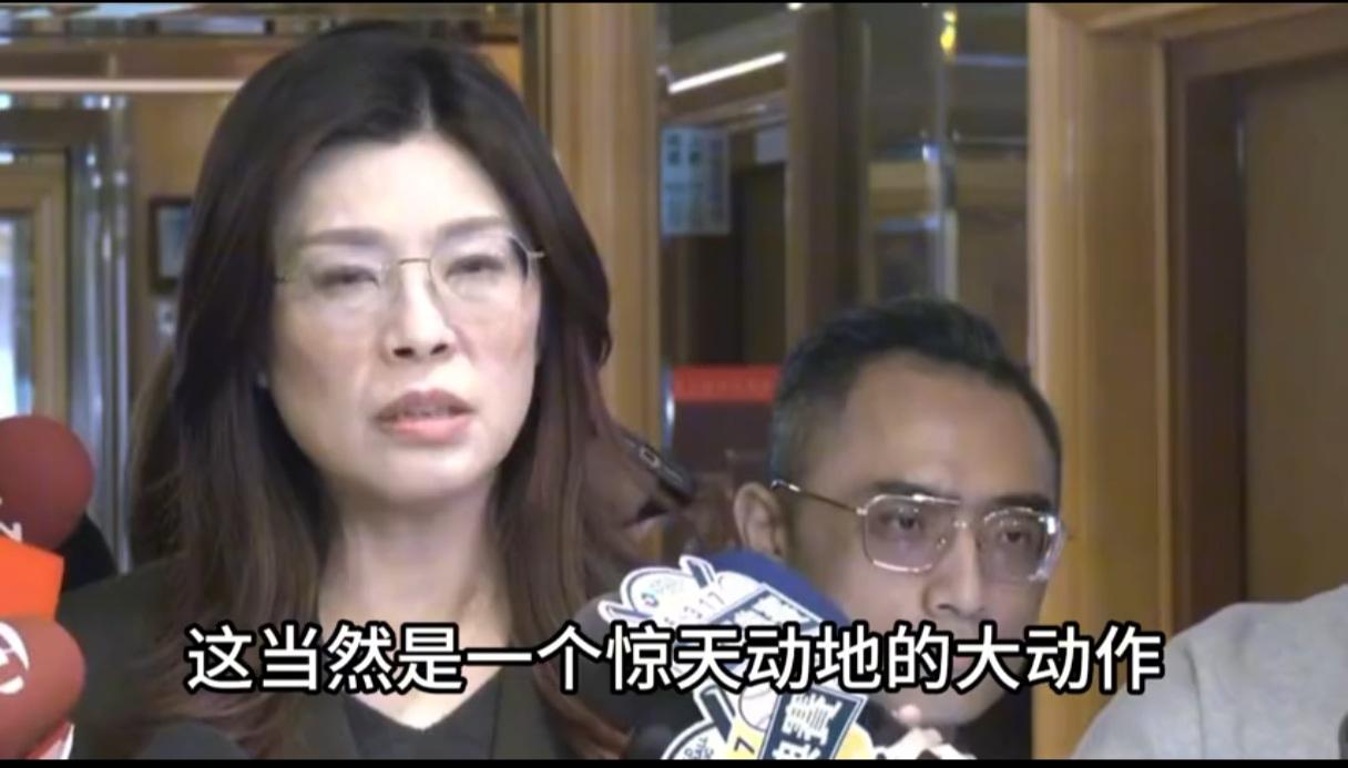 郑丽文如何看待美国军事介入委内瑞拉。当记者提问这个问题时，郑丽文只说这是个惊天