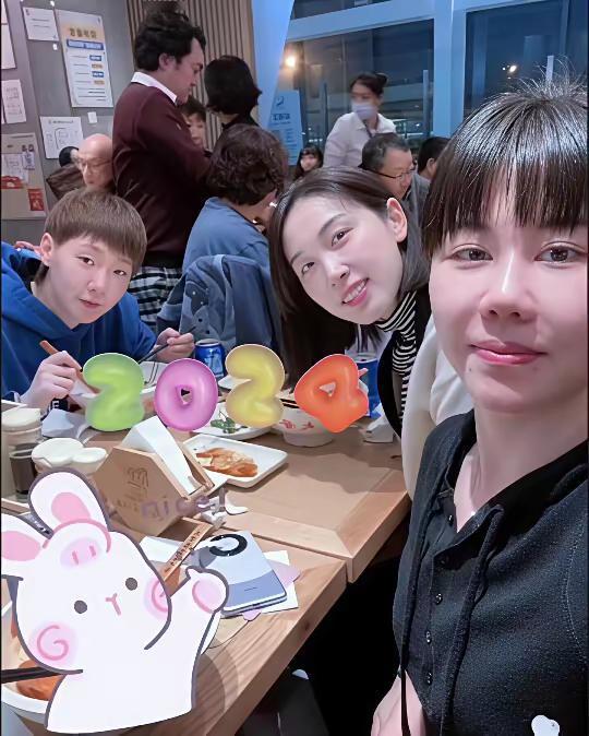 看出来了吗？国乒女单也有自己的“闺蜜”圈经过仔细观察，我发现王曼昱和钱天一，