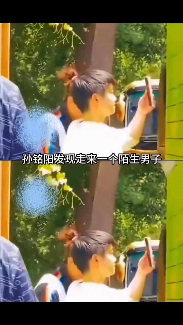 才发现孙颖莎的闺蜜们个个都是合作家，居然是孙明阳。两人之前一块取快递时，孙明阳