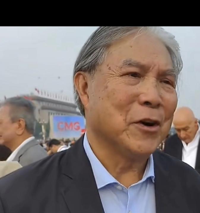 霍震霆，太激动了！9月3日，香港知名爱国人士霍震霆受邀参加抗战胜利日大阅兵，现