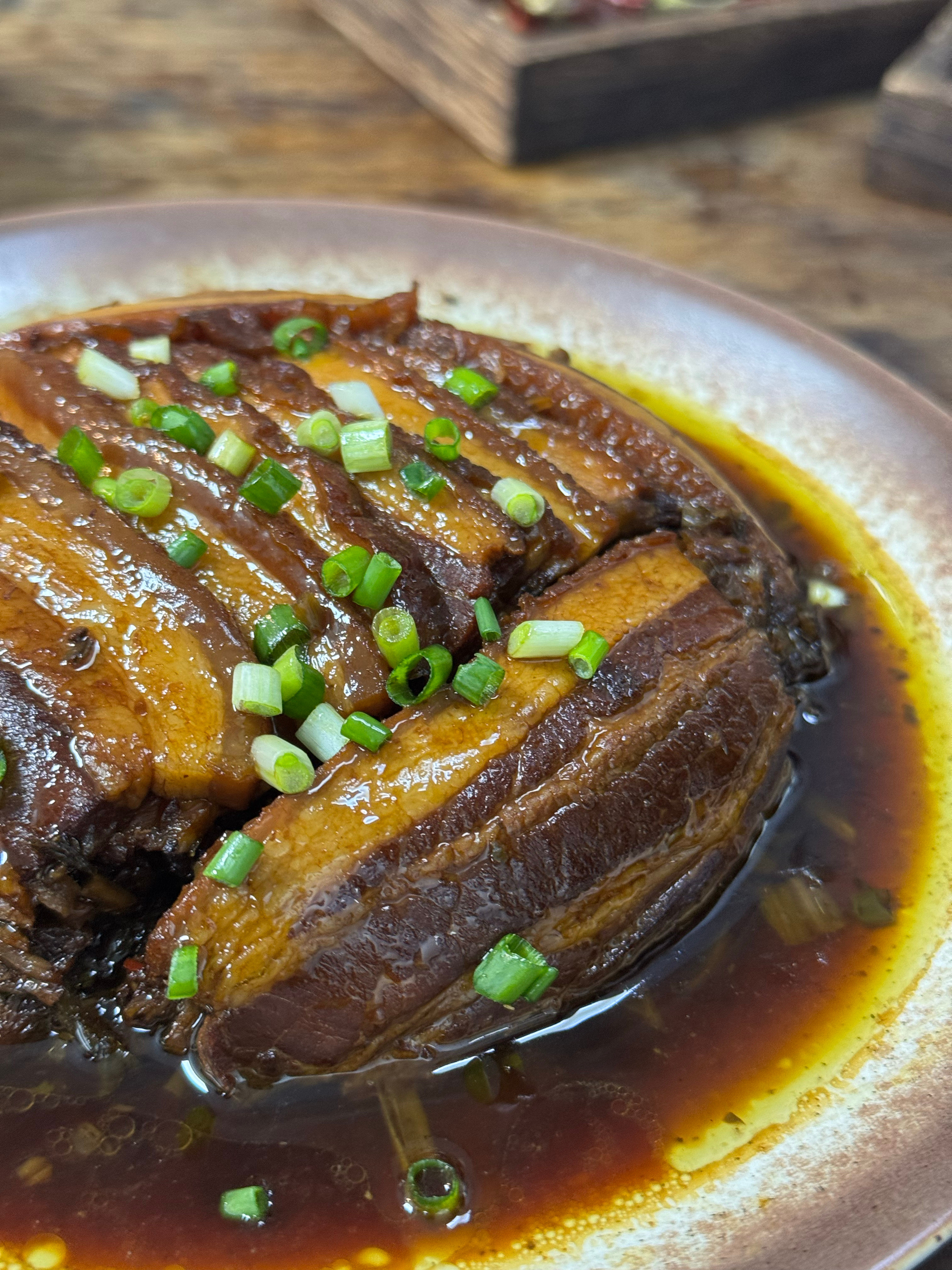 芽菜扣肉的肉太精品了，肥瘦比看着很舒服，应该能干两碗饭