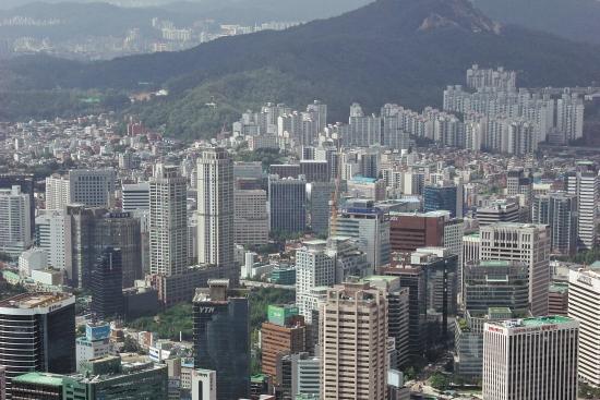 韩国总统向全国撂下狠话：“必须让中国人舒舒服服！”你没看错，这话出自李在明之