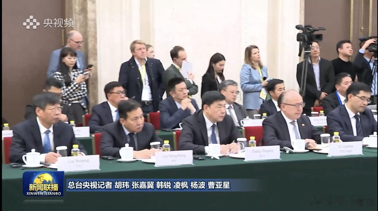 2026年2月25日，蔚来创始人、董事长、CEO李斌作为中国汽车企业代表，受邀出