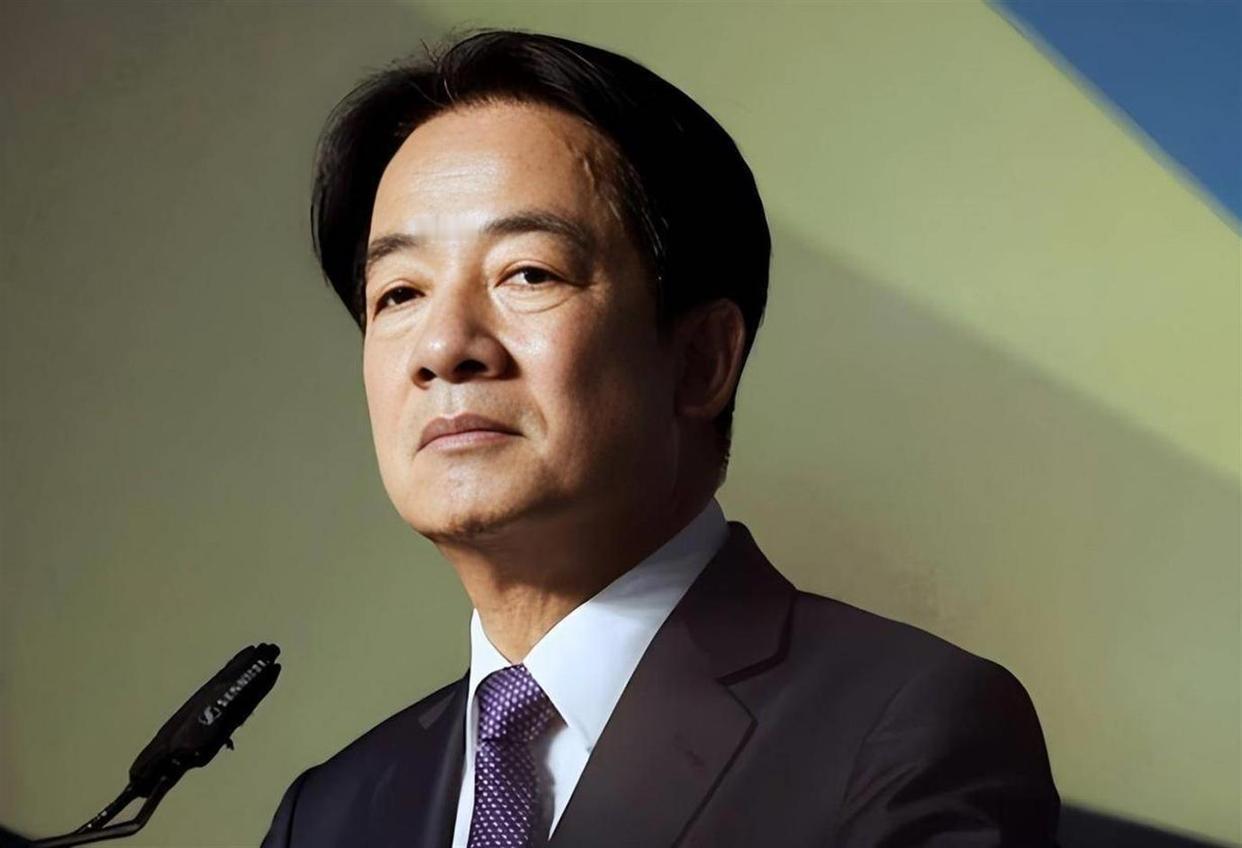 如果赖清德那天脑门大开：突然宣布台湾是中华人民共和国的一个省，迎接中国人民解放军