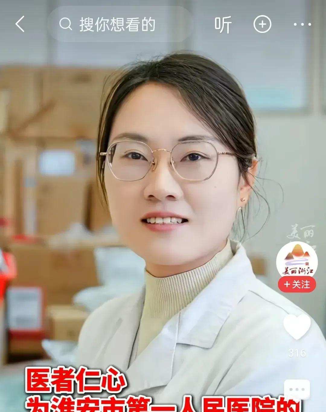 “有时候你不信命真不行！”江苏淮安，一农贸市场内，一位大哥买菜时突然毫无征兆地倒