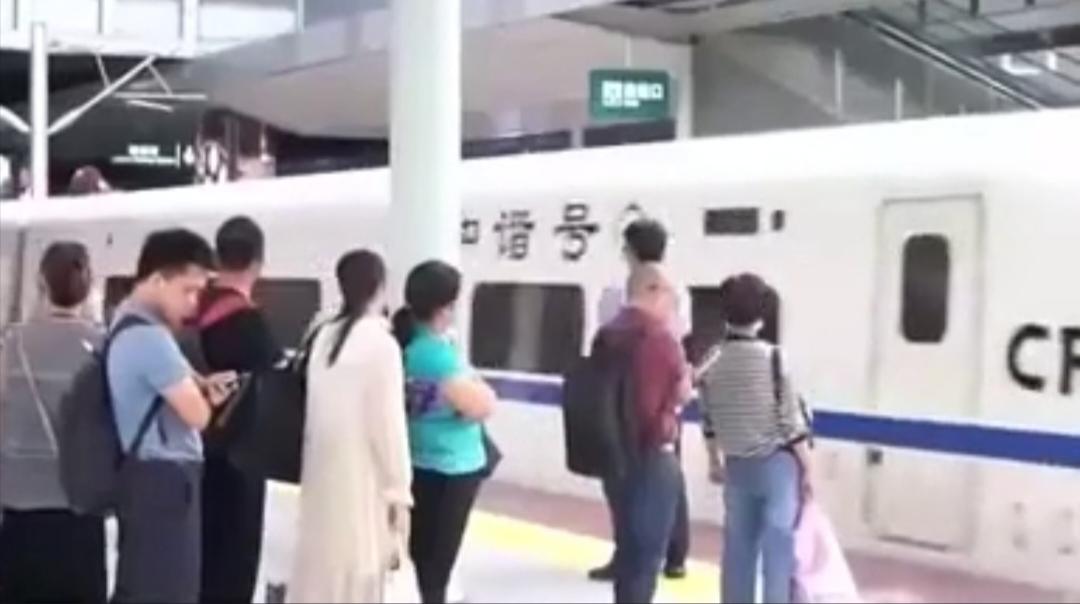 返程高峰单日旅客超两千万，铁路如何保障平安有序？假期接近尾声，全国铁路迎来返程