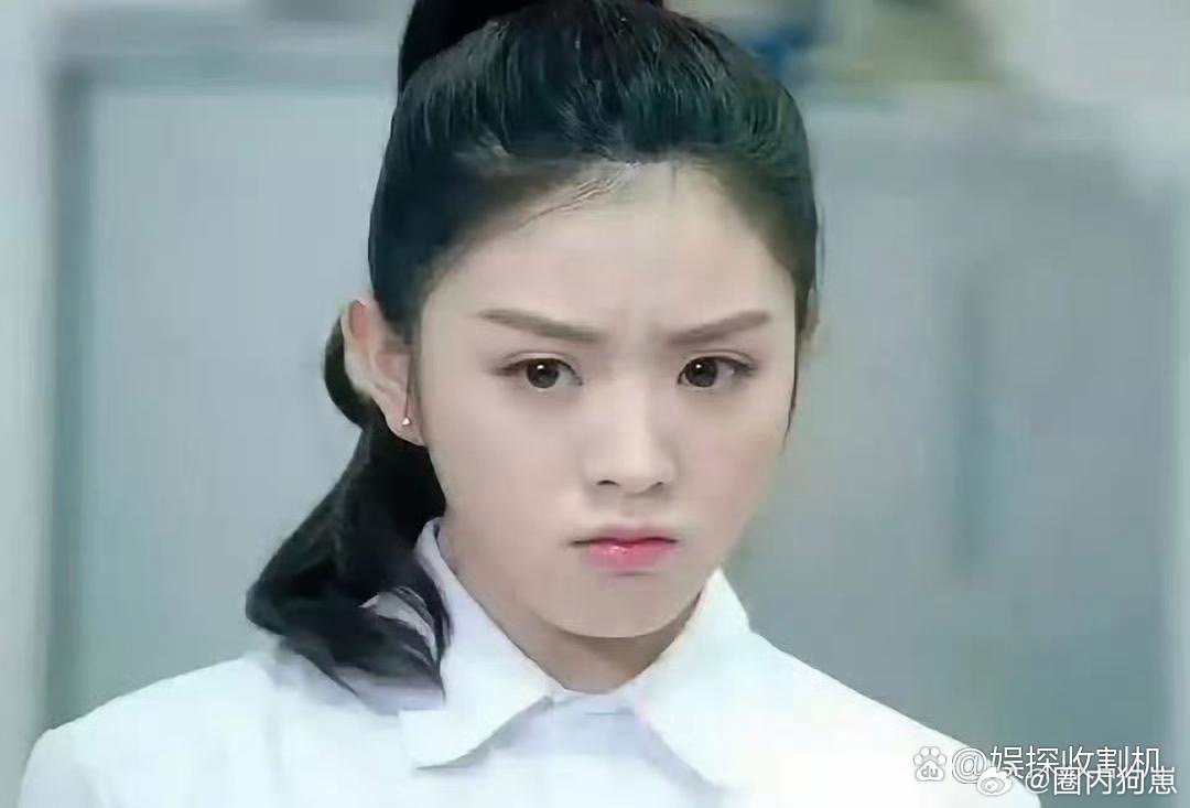 谁能想到这是田曦薇早期造型！变化也太大了，不仔细看真的认不出来，颜值气质一路逆袭