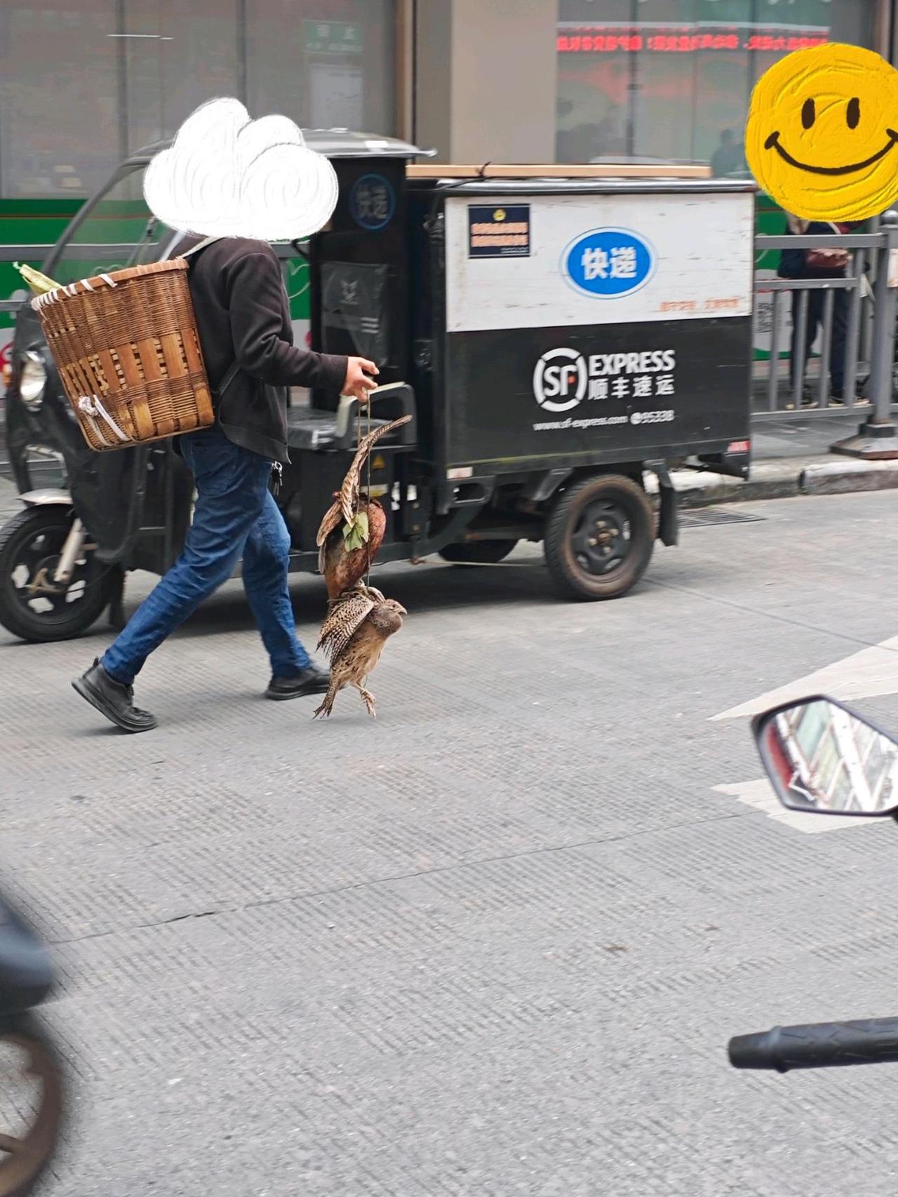 这大哥今天发财了，能卖个好价钱[赞]