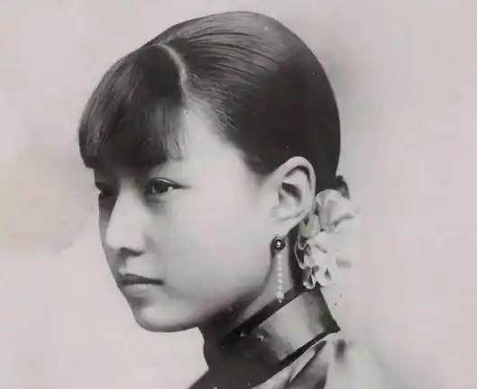 1917年，40岁军阀王德庆病逝。临终前，他偷偷留给17岁小妾30万大洋，嘱咐小