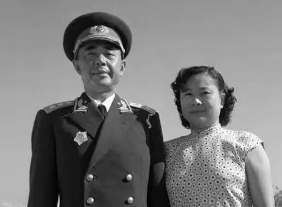 1949年，陈明仁的大儿子陈扬钊，毕业于黄埔军校十九期，毕业后在陈明仁麾下当了排