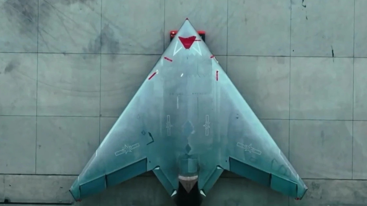 GJ11密级真高，好不容易来了新角度。科幻啊，这个机