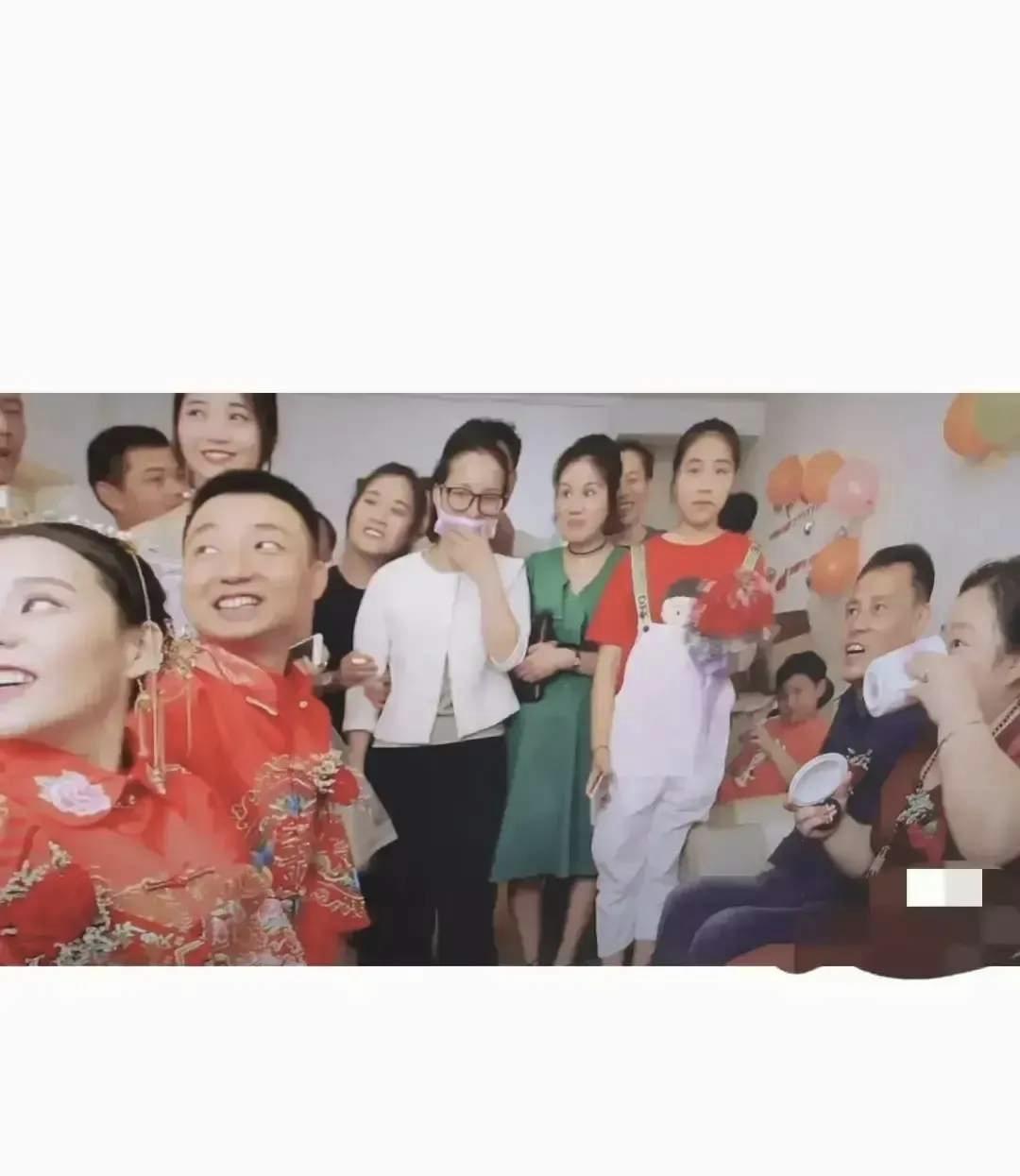 熊磊年纪轻轻守寡了，却不恨姚策，也没有什么姚策生病骗婚的说法，主要是因为201