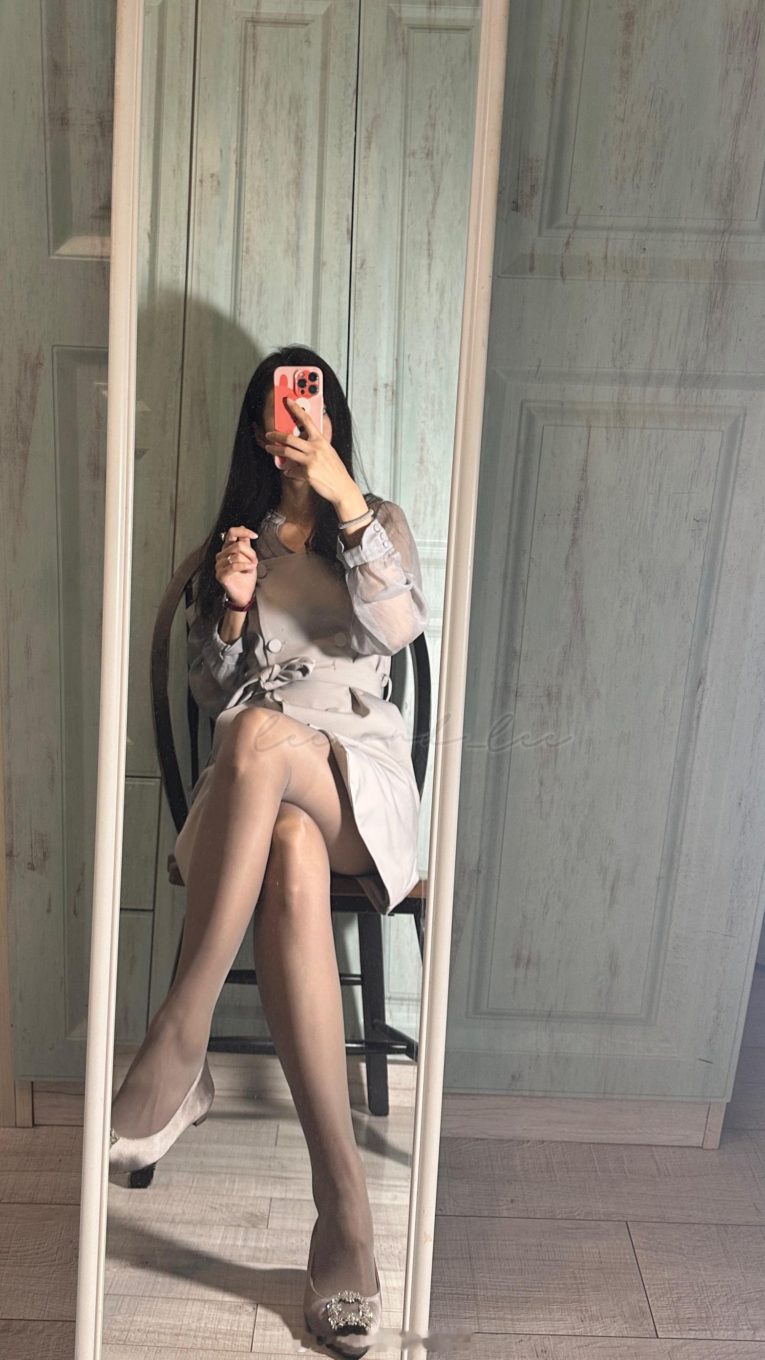 🙃灰色简约不简单涞觅润丝ootd今天穿什么​​​