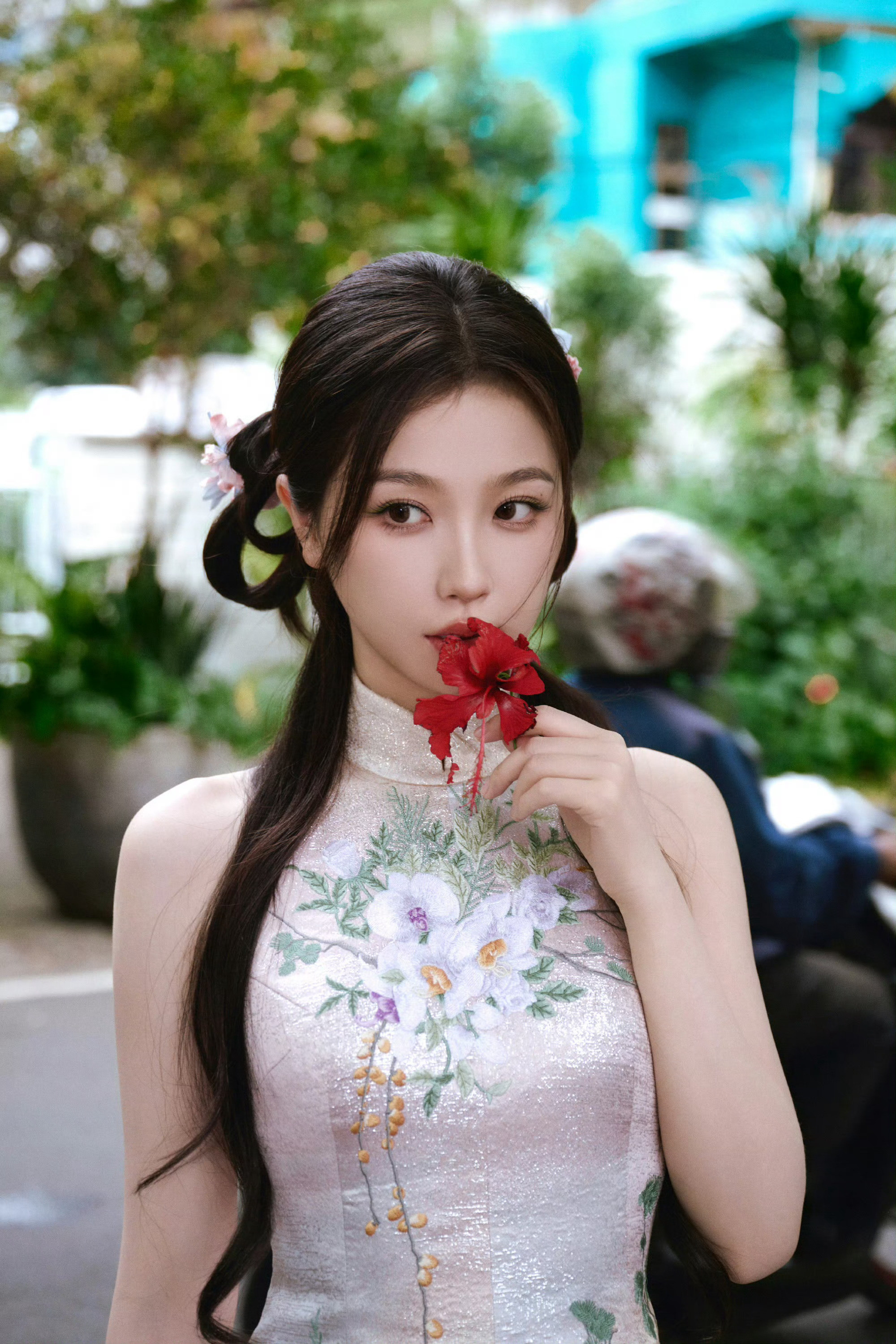 虞书欣今日活动造型图，看起来怎么样？