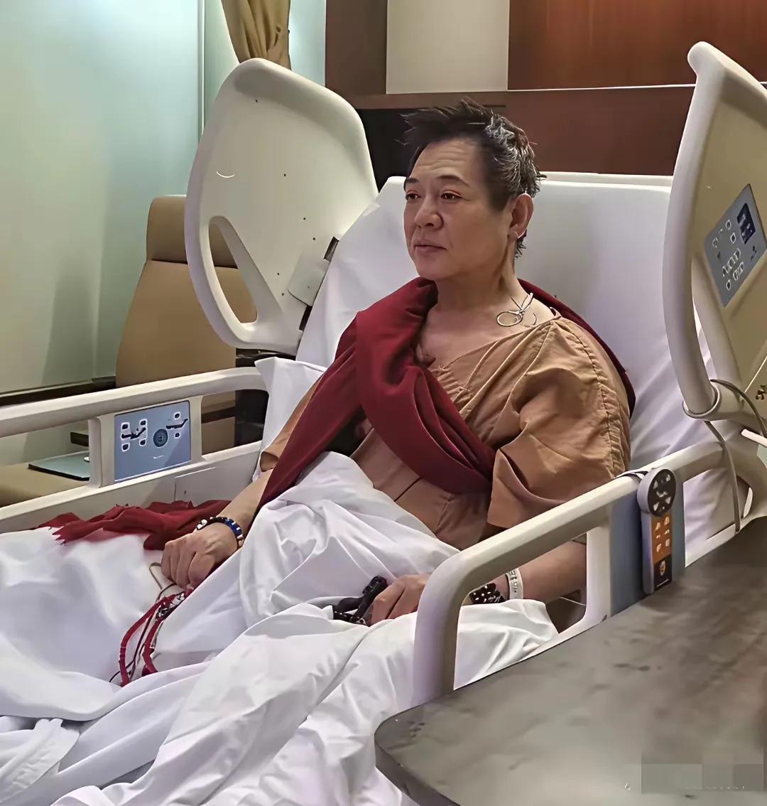 近日，有报道李连杰大师病情好转，身体恢复的很好，这与他年轻时武功底子看来有关系，