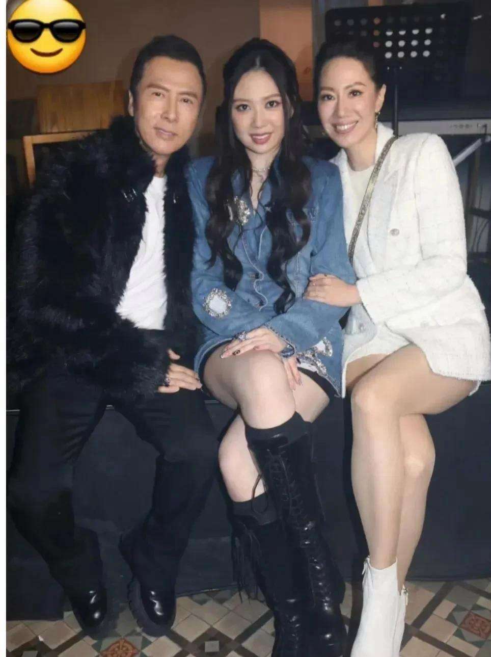 甄子丹女儿都长这么大了，身材确实很绝，在美国长大欧美范十足！