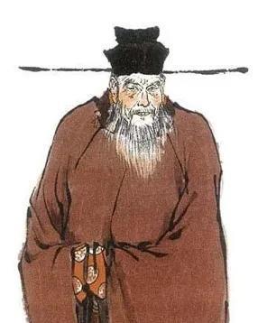 1562年，严嵩倒台，徐阶取代他成为首辅。徐阶之子劝道：“爹，当年严嵩处处欺压您