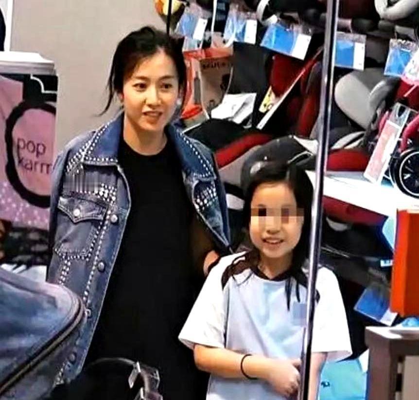 380亿没抢，她只要一句“够了”甘比当年收下的第一套房，市值380万，搁今