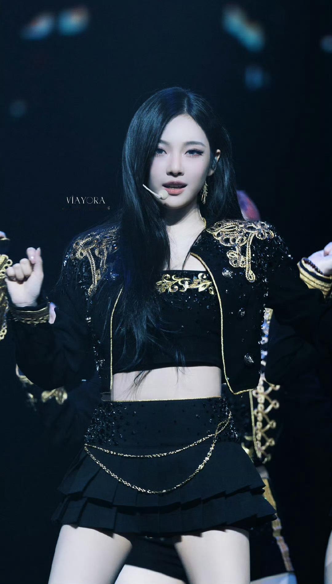 😈🖤​​​
