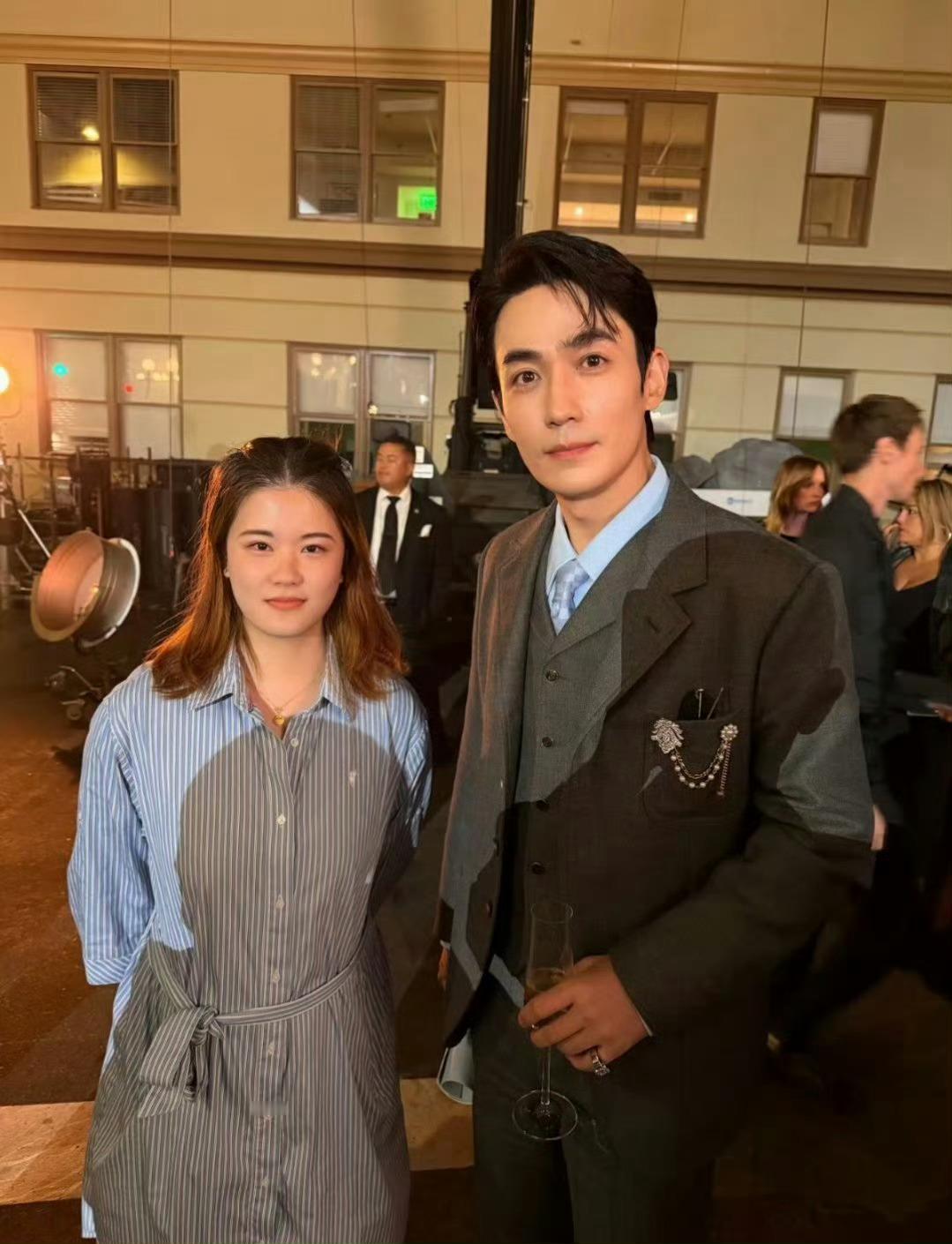 刘亦菲的脸是有多小​​​