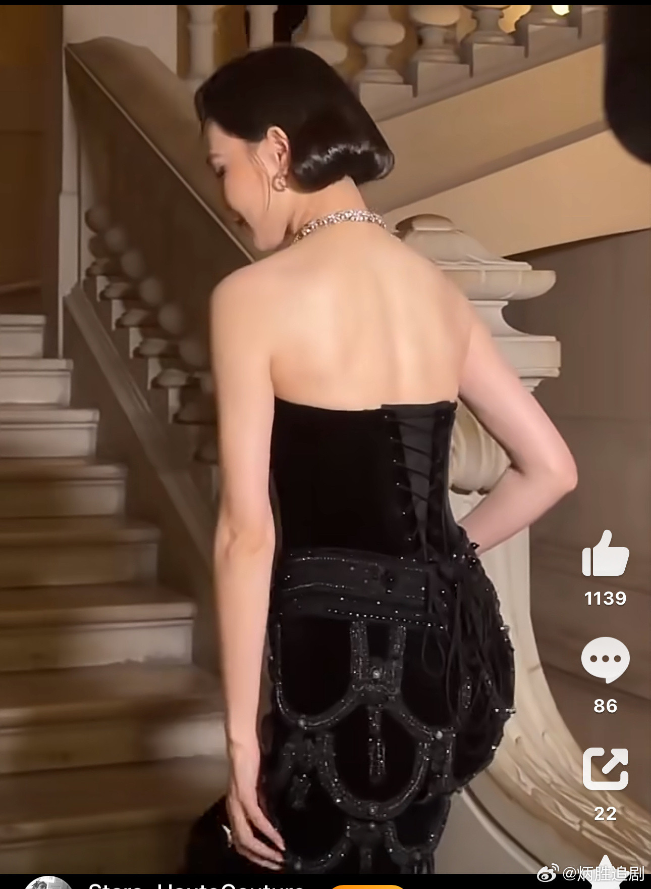 唐嫣出席巴黎时装周Tiffany秀场造型来了这个短发造型大家感觉如何？炳胜觉得