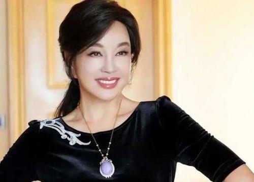 刘晓庆那句:“就不死”,一开口就注定不平凡,曾在《一路繁花》中,大家都在聊人生话