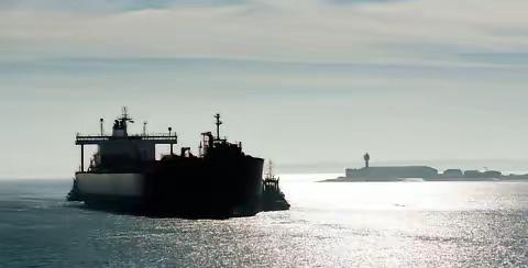 俄罗斯要求美国停止在大西洋追击贝拉1号油轮俄罗斯正式发外交照会，要求美国立刻