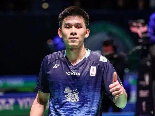 北京时间12月19日，刚刚结束了一场羽毛球年终总决赛男单小组赛，2023年世锦赛