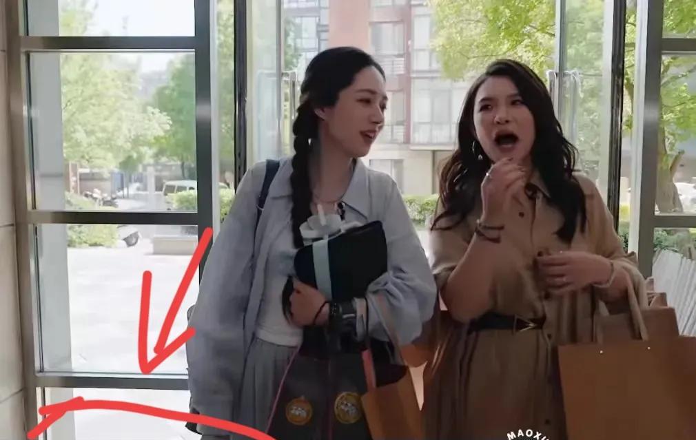向太真的挺气向佐的，连婚房也不给买！郭碧婷在节目里和谢依霖说，现在每个月还要还
